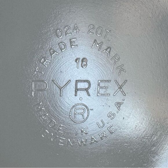 Vintage Pyrex 2 qt Desert Dawn Yellow Bowl - Picture 8 of 8